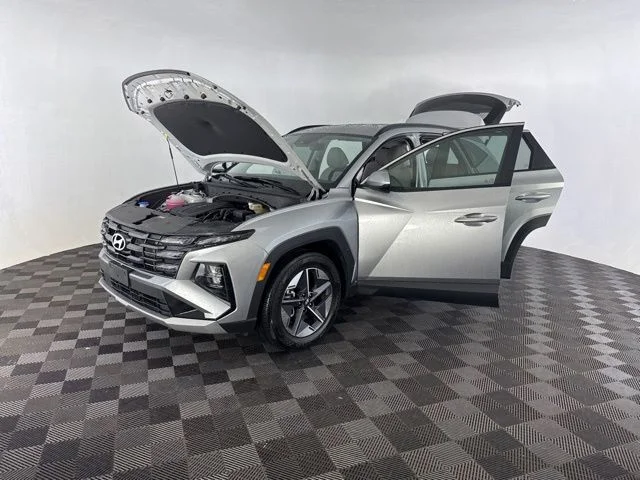 Used 2025 Silver Hyundai SEL image 13