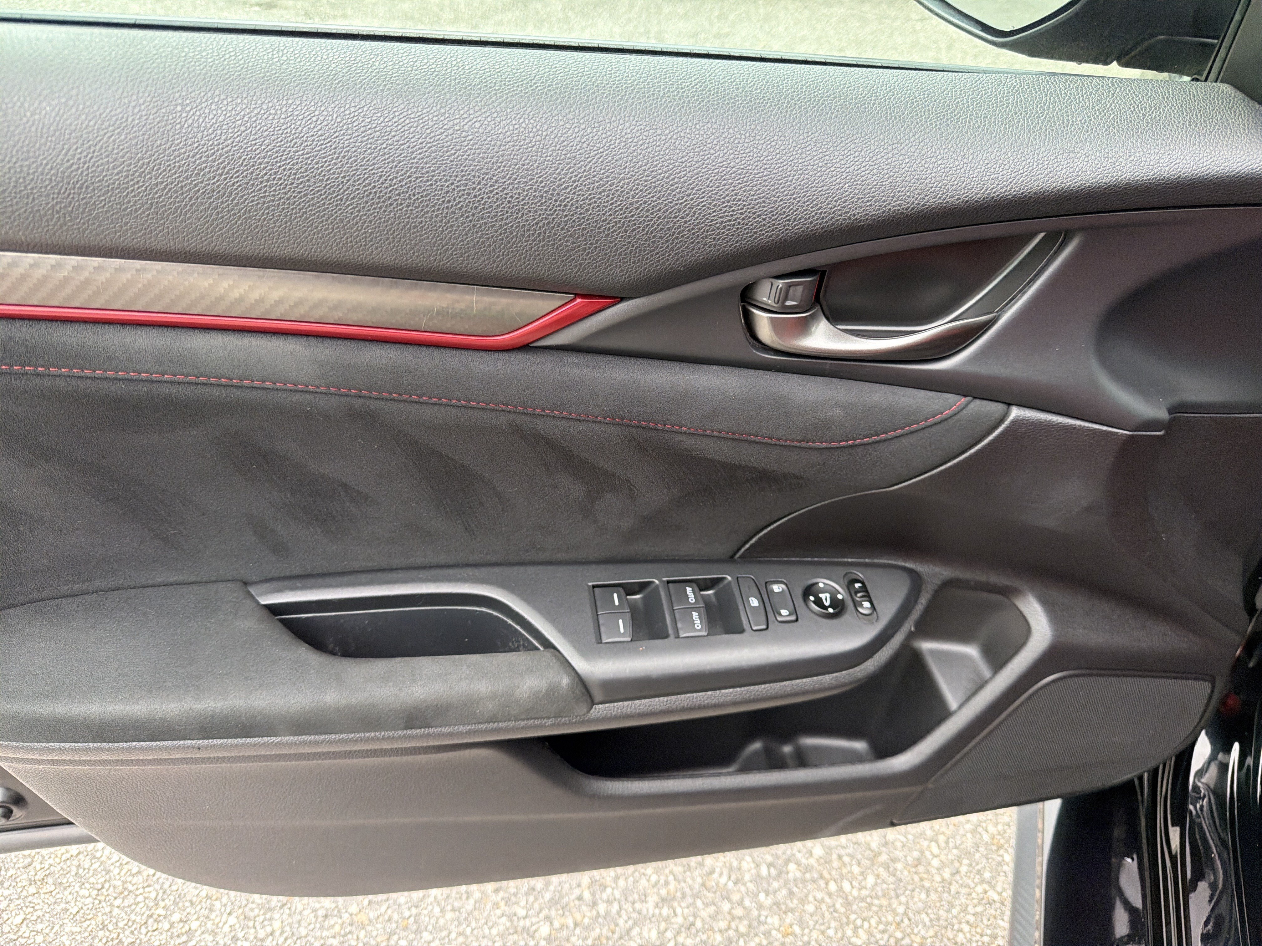 Used 2017 Crystal Black Pearl Honda Type R Touring image 18