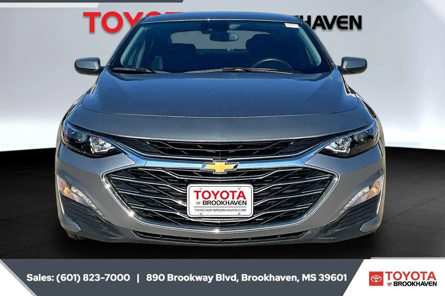 Used 2025 Sterling Gray Metallic Chevrolet LT image 3