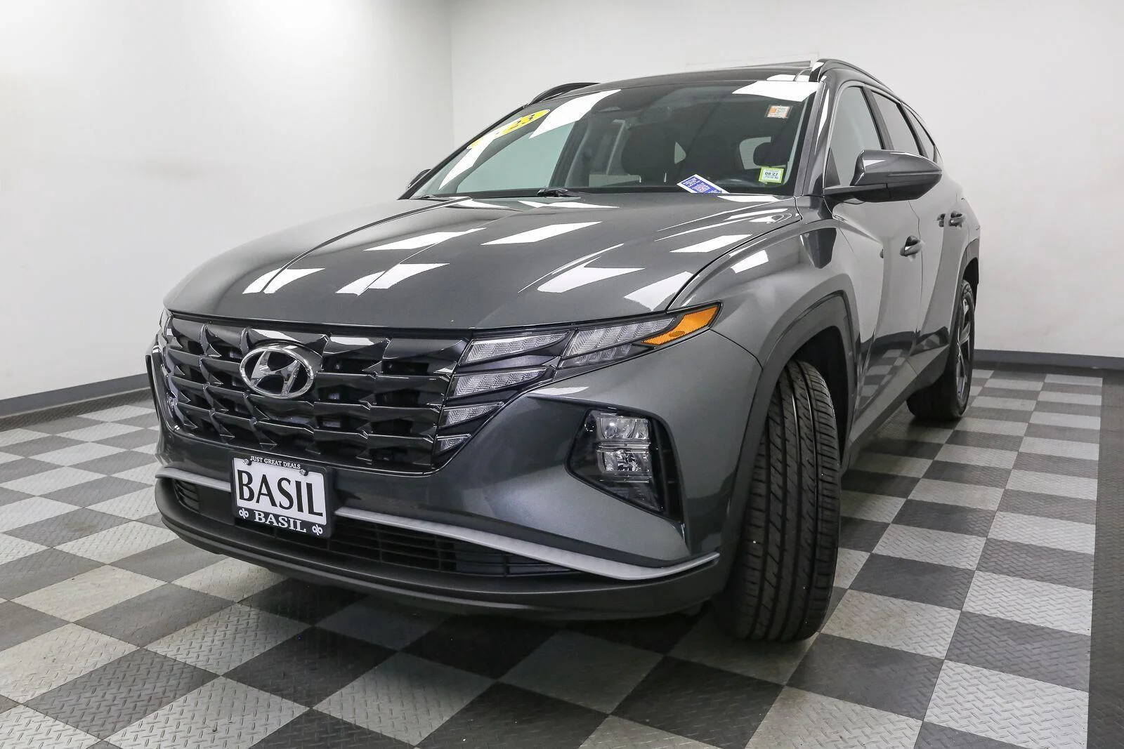 Used 2023 Amazon Gray Hyundai SEL Convenience image 4