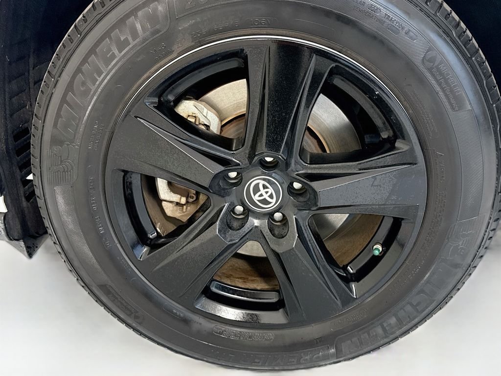 Used 2021 Blizzard Pearl Toyota LE image 31