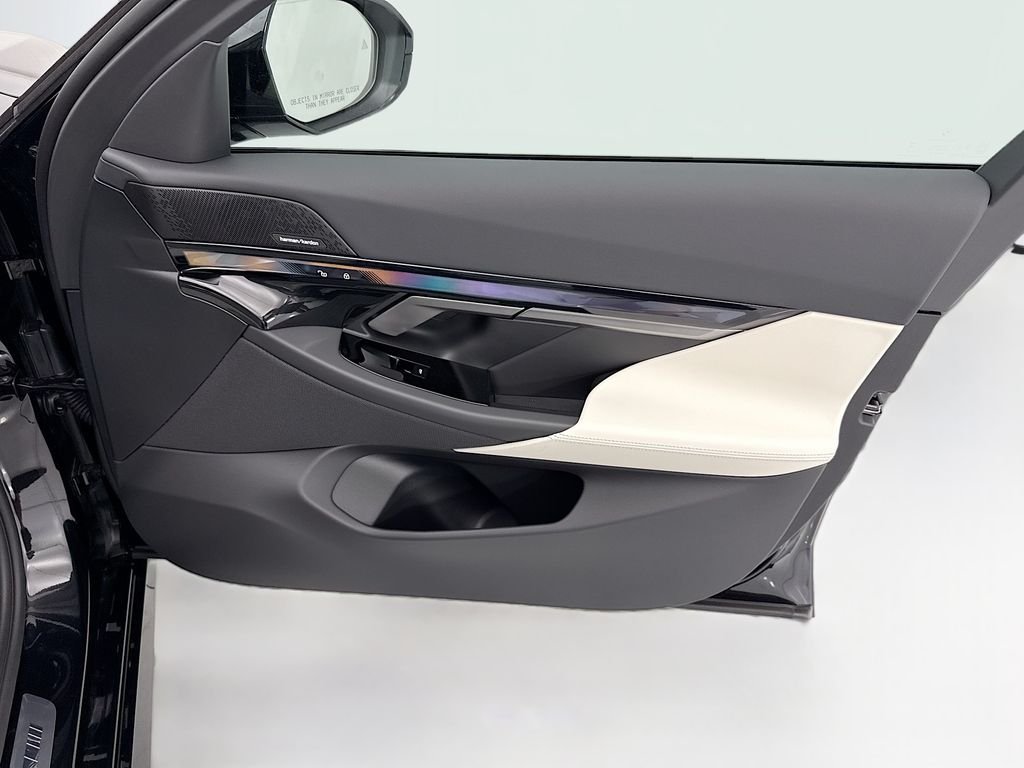 New 2027 Black Sapphire Metallic BMW 530i image 24
