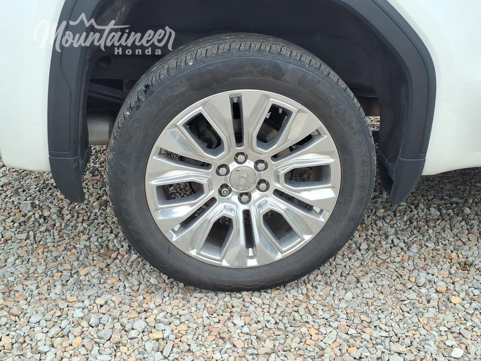 Used 2020 White Frost Tricoat GMC Denali image 8