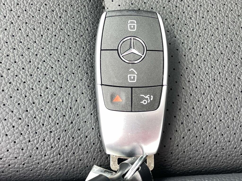 New 2026 Selenite Grey Metallic Mercedes-Benz GLE 450 image 4