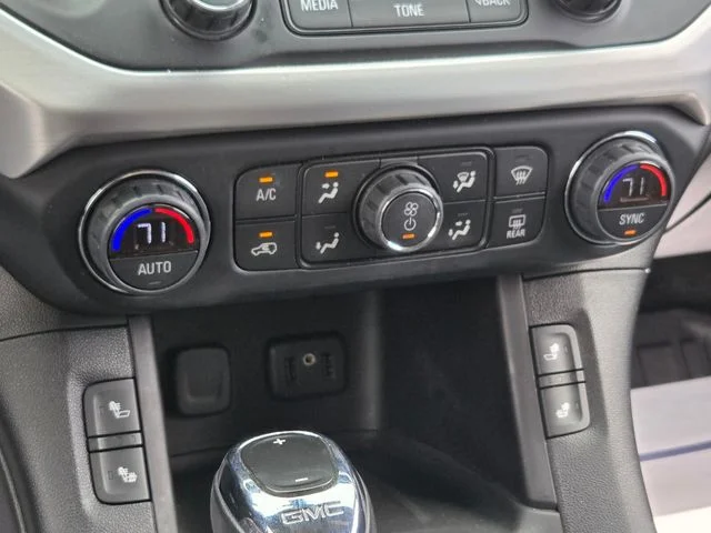 Used 2019 White GMC SLT-2 image 28