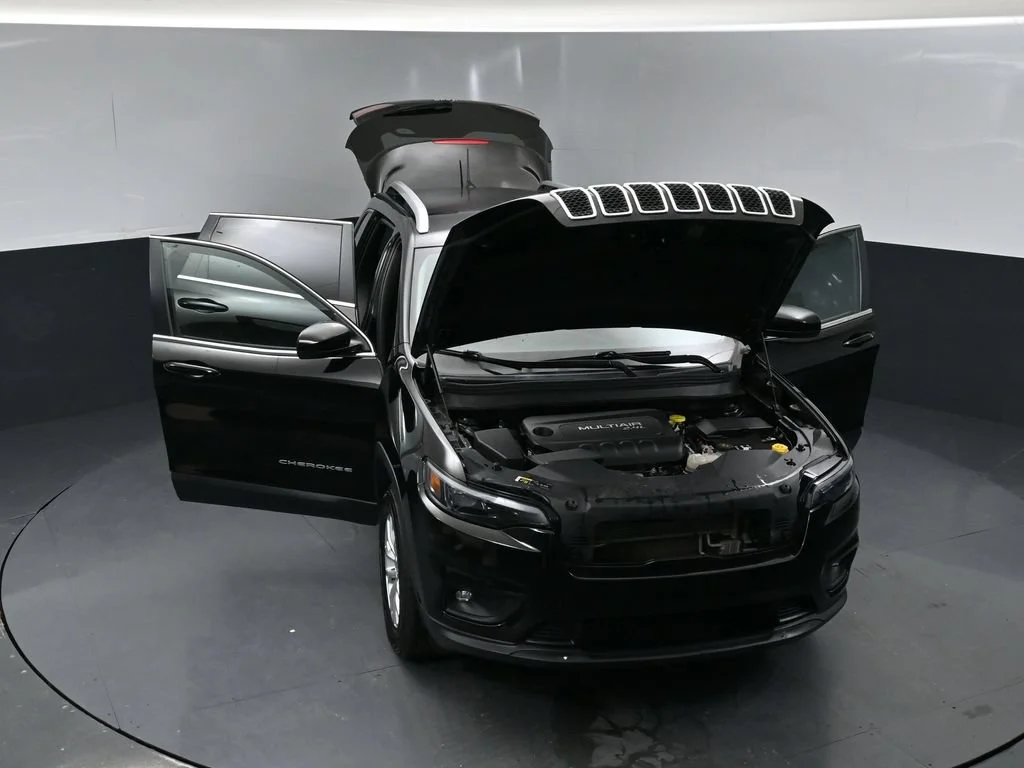 Used 2019 Black Jeep Latitude image 36