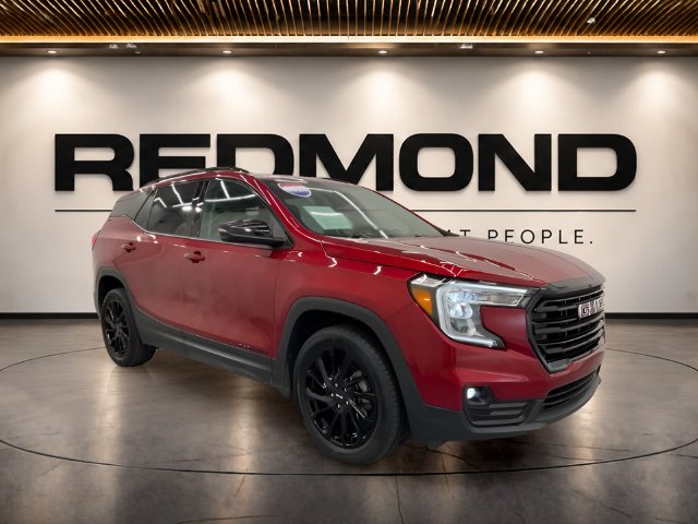 Used 2024 Volcanic Red Tintcoat GMC SLT image 3