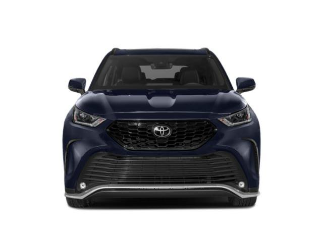 Used 2022 Pearl Toyota XLE image 4
