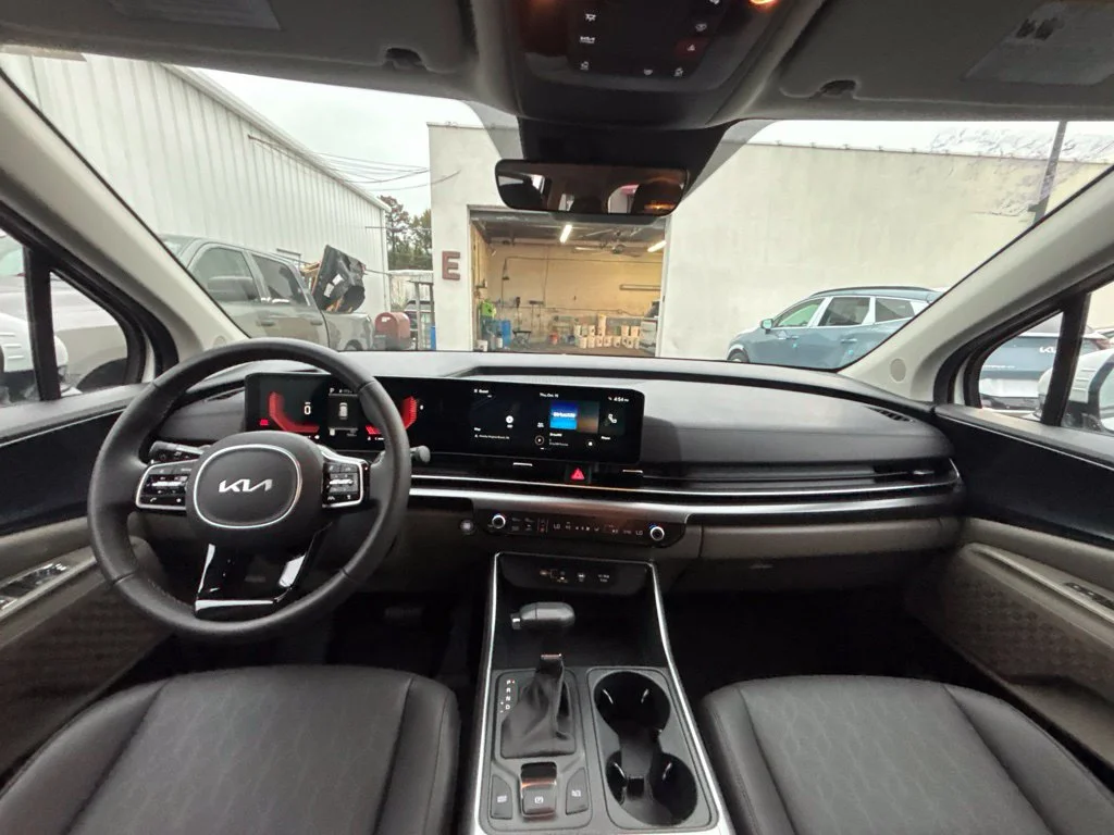 Used 2026  Kia LX image 17