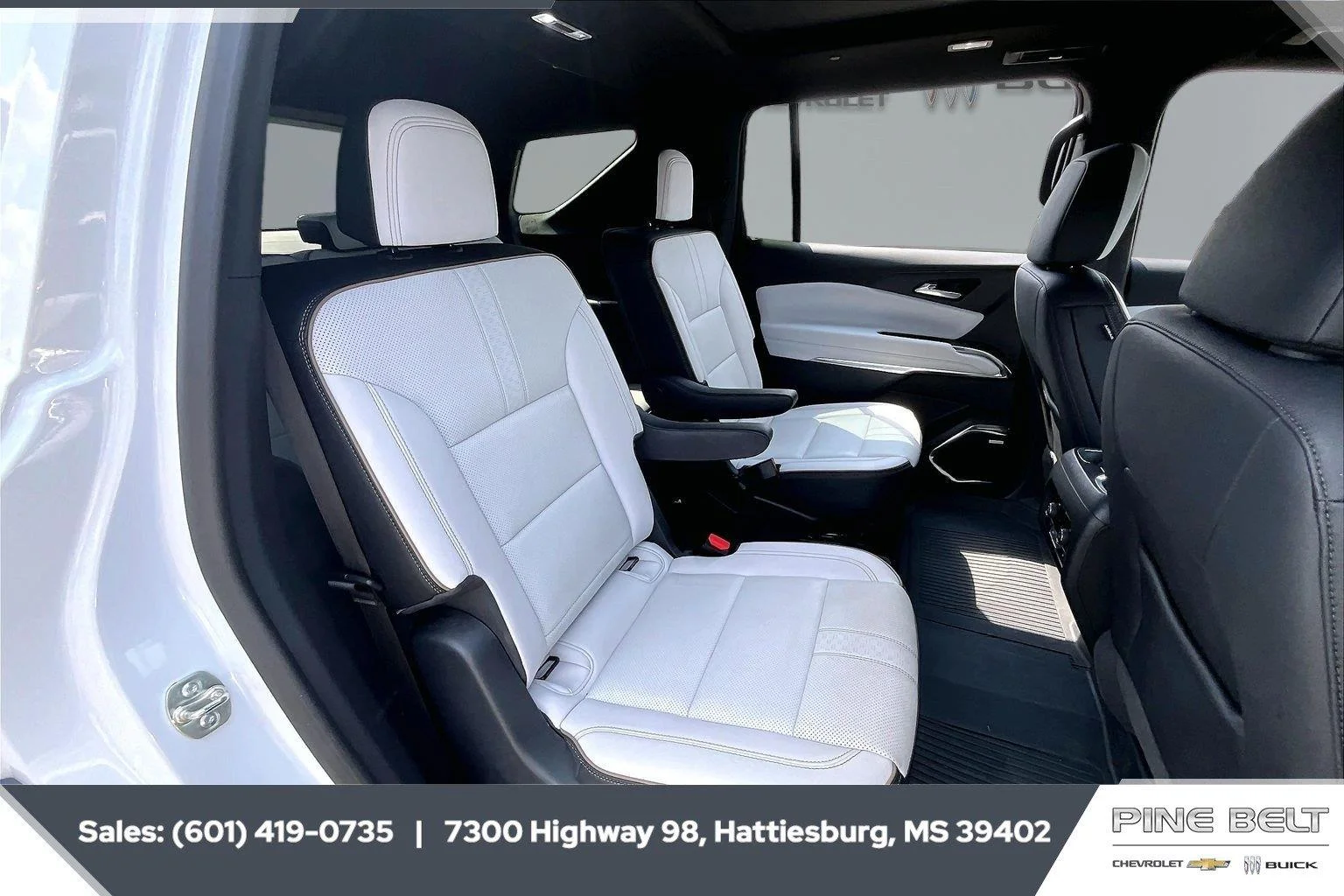 Used 2025 Iridescent Pearl Tricoat Chevrolet High Country image 20
