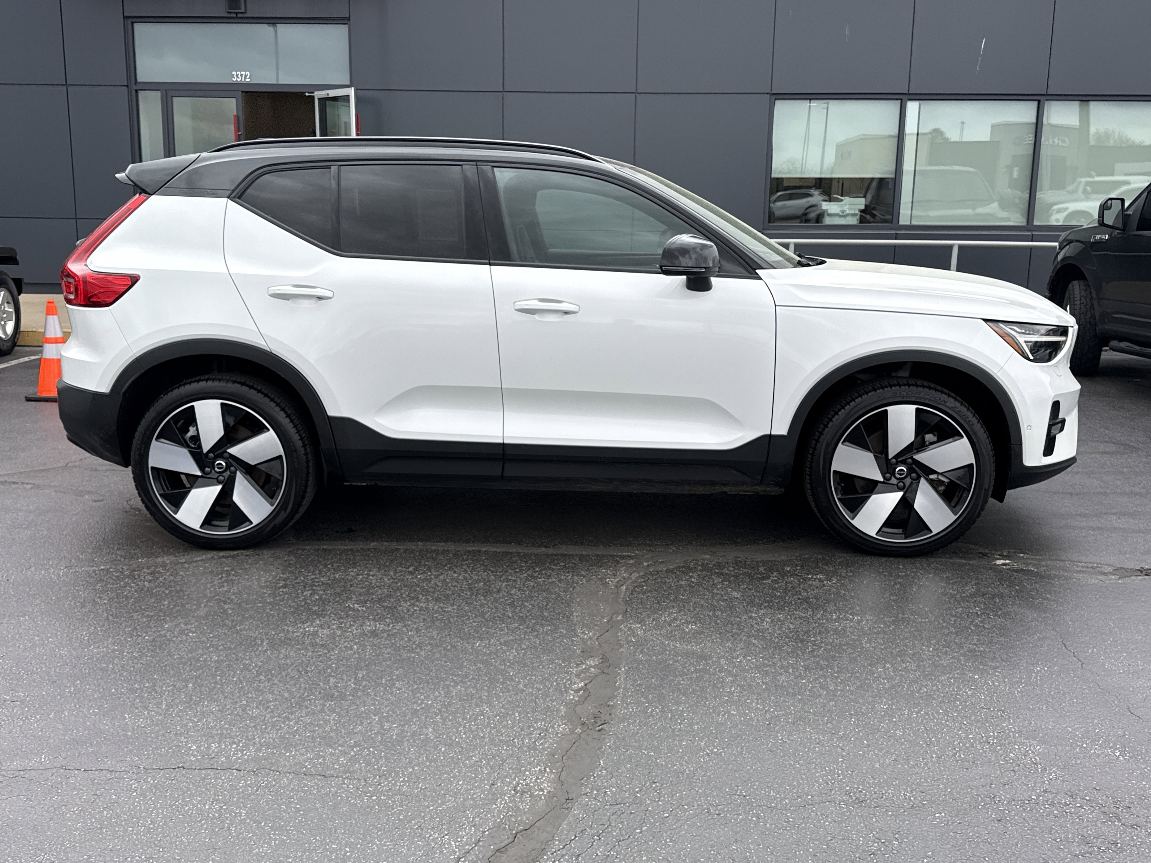 Used 2023 Volvo XC40 Ultimate with VIN YV4ED3UM1P2076010 for sale in Fayetteville, AR