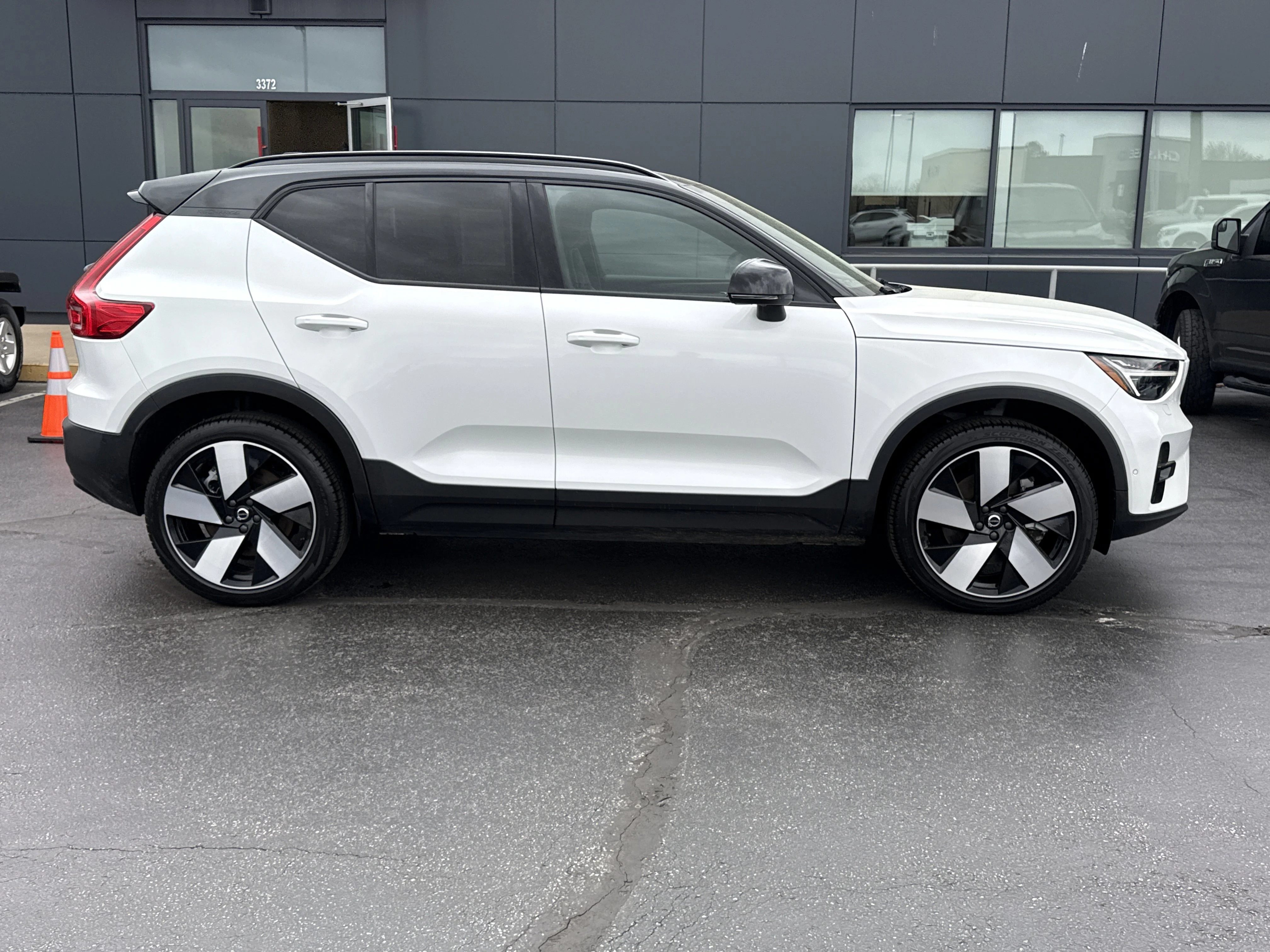 Used 2023 Volvo XC40 Ultimate with VIN YV4ED3UM1P2076010 for sale in Fayetteville, AR