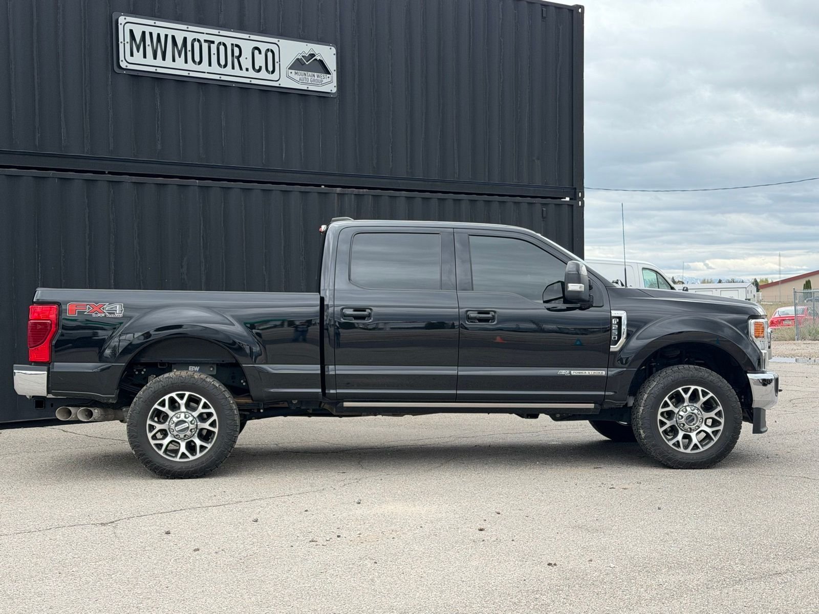 View vehicle photo 6