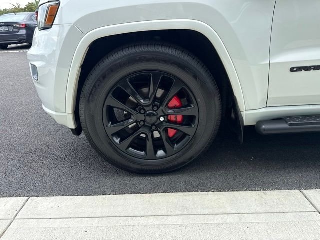 Used 2019 White Jeep Altitude image 9