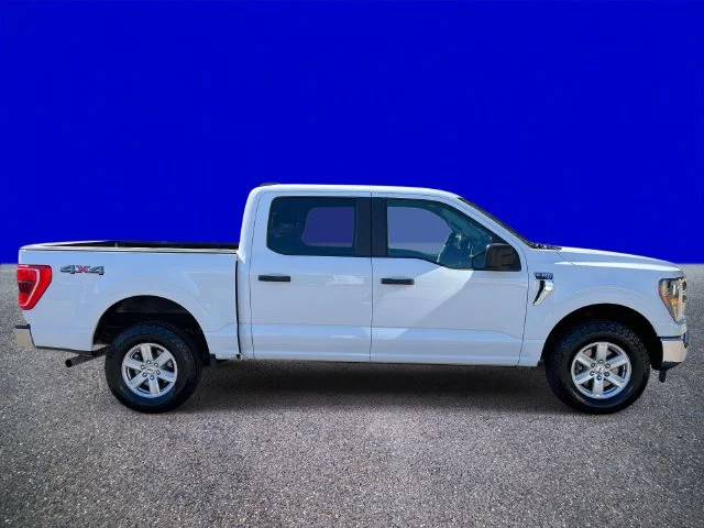 Certified Used 2023 Oxford White Ford XLT image 2
