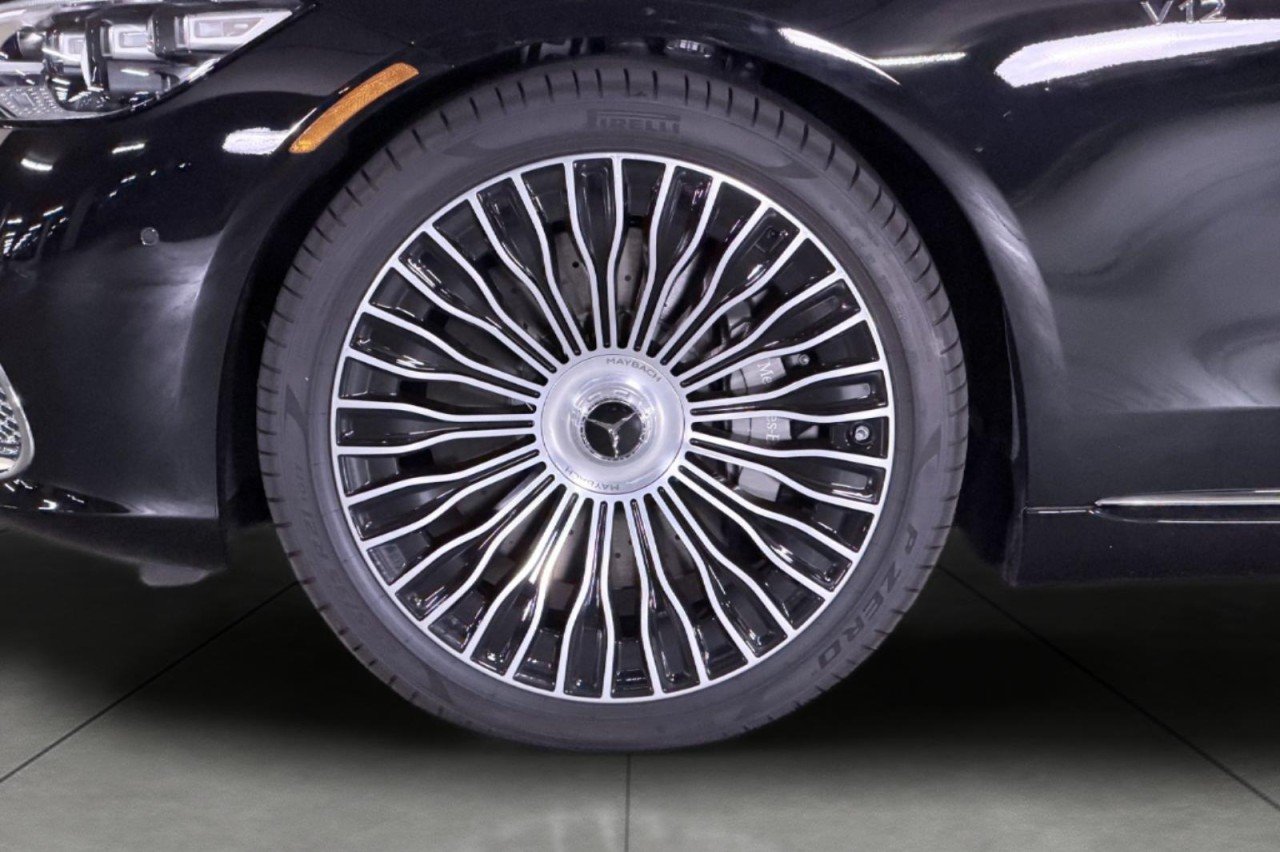 New 2026 Obsidian Black Metallic Mercedes-Benz Maybach S 680 4MATIC® Sedan image 23