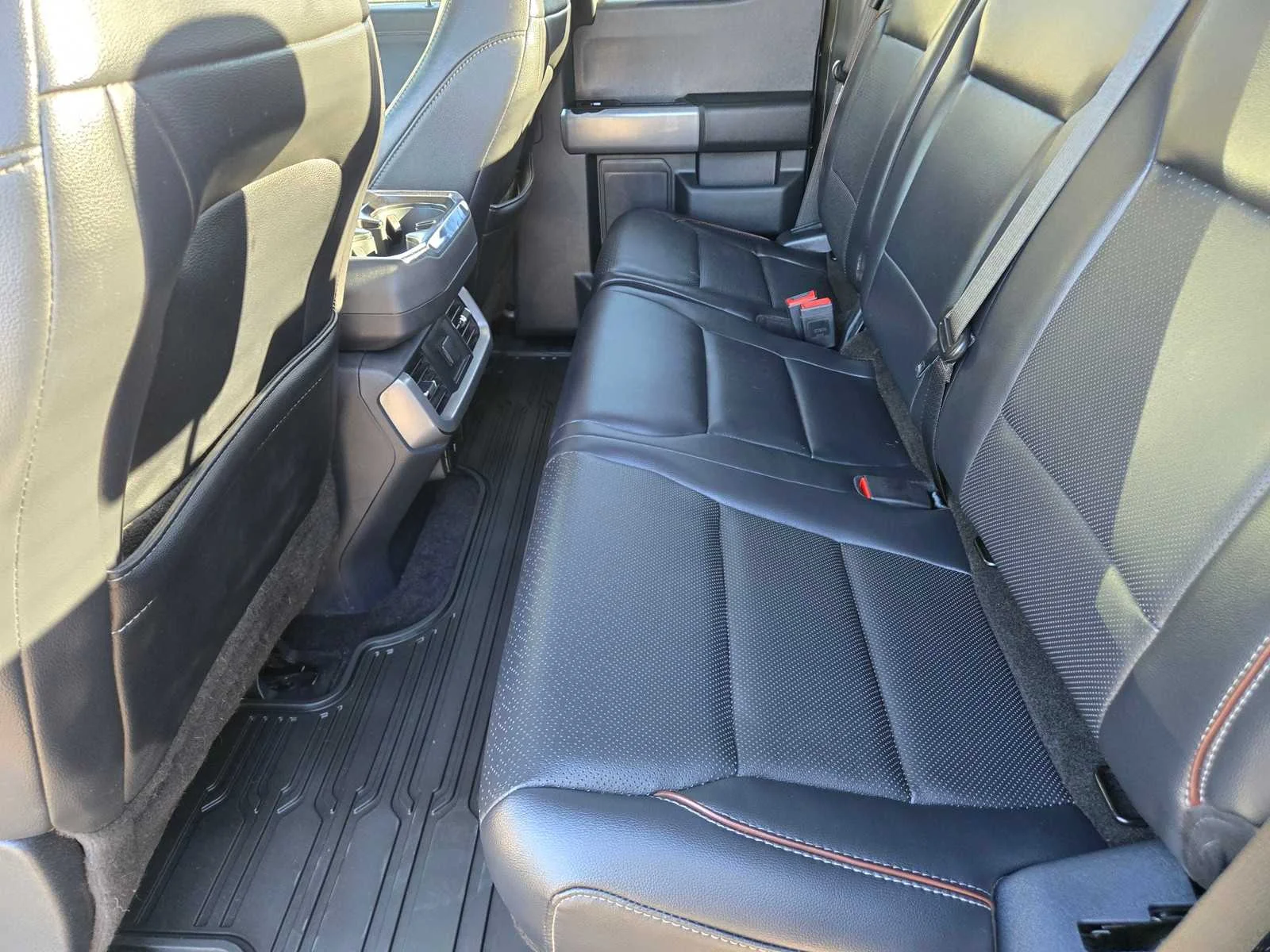 Used 2021  Ford XL image 14