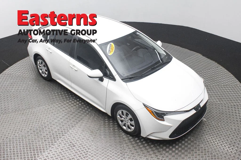 Used 2021 White Toyota LE image 3
