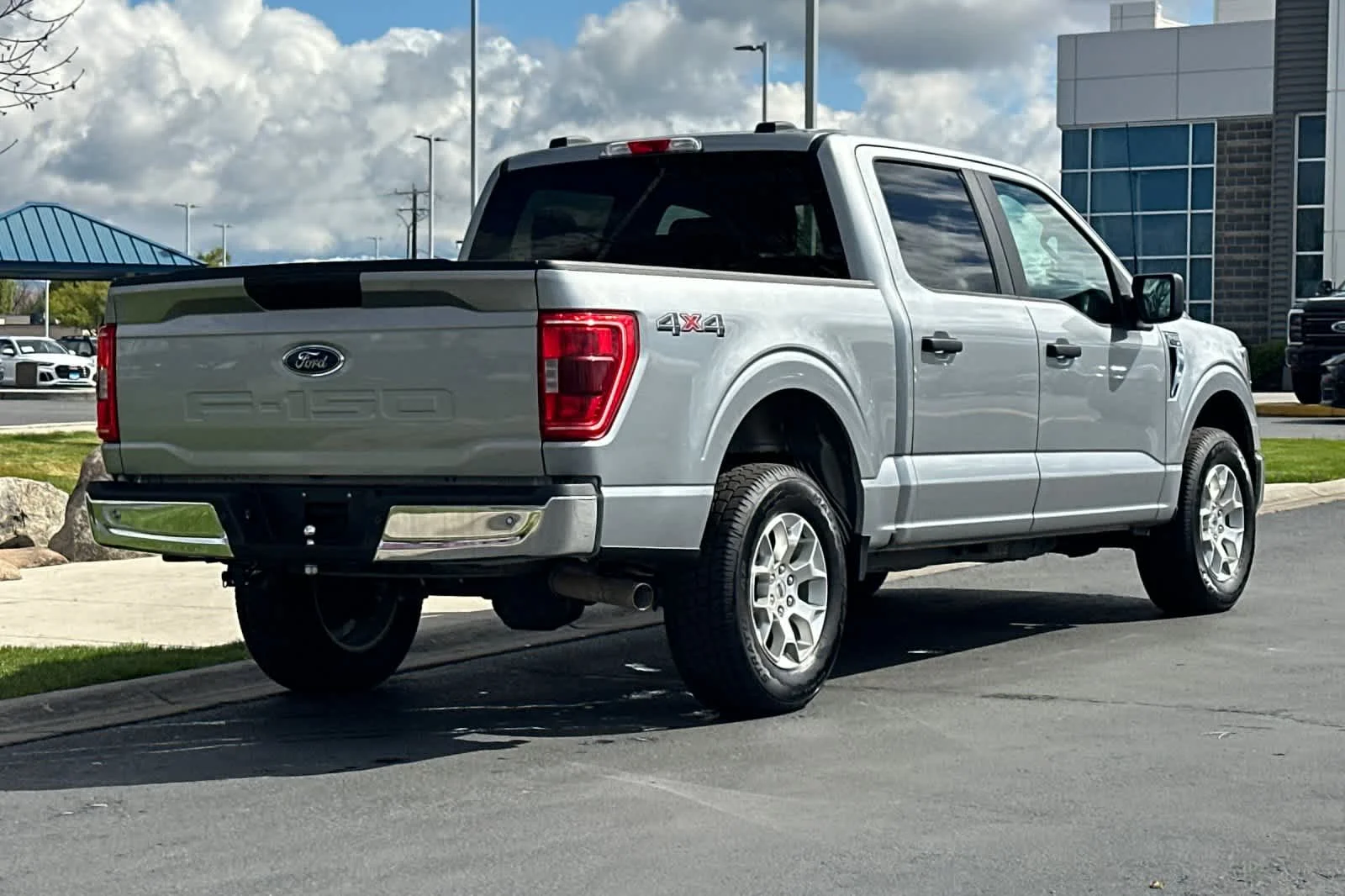 Used 2023 Iconic Silver Metallic Ford XLT image 2