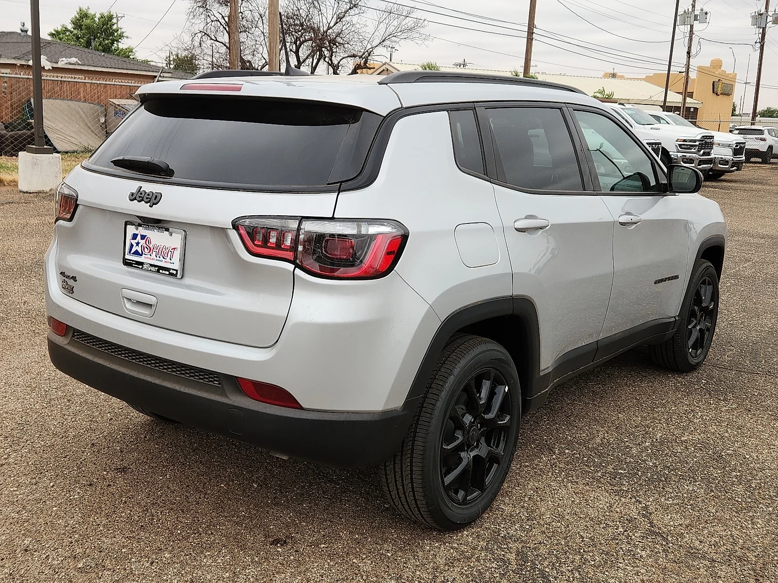New 2026 Silver Jeep LATITUDE ALTITUDE 4X4 image 4