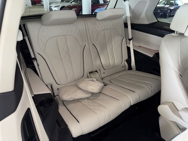 Used 2025 Blue BMW xDrive40i image 16
