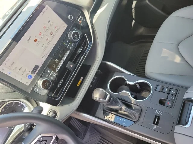 2024 Toyota Highlander XLE - Photo 43