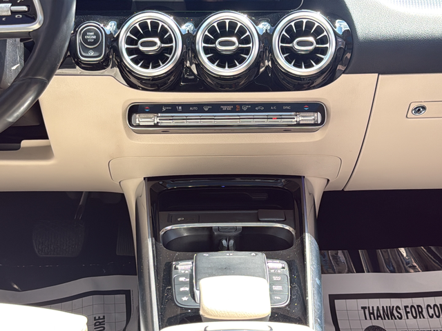 Used 2021 White Mercedes-Benz GLA 250 image 20