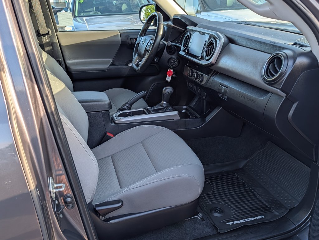 Used 2020 Gray Toyota SR5 image 9