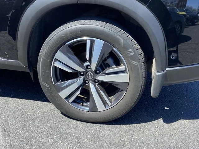 2025 Nissan Rogue SL - Photo 11