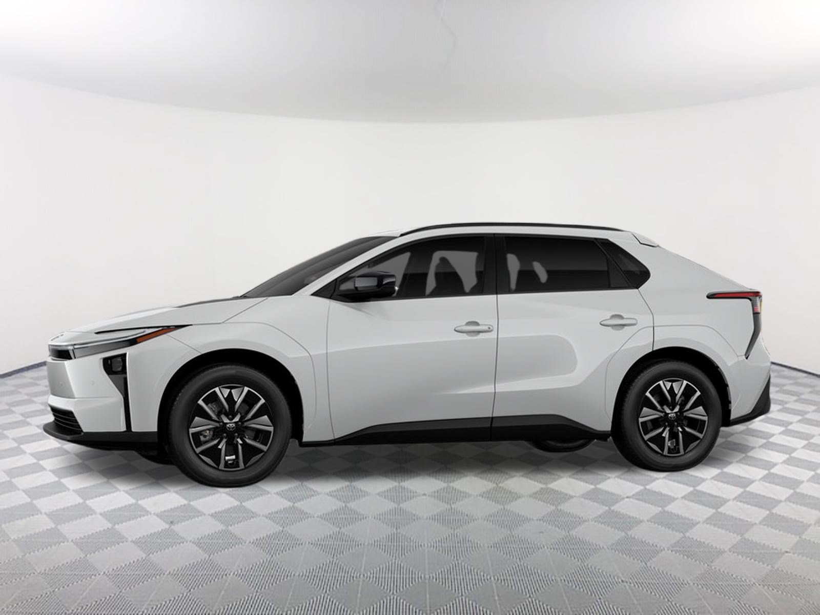 New 2026 Wind Chill Pearl Toyota XLE image 3