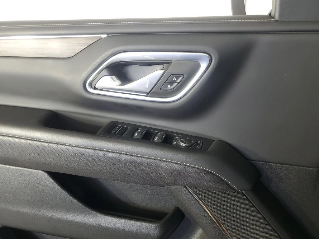 Used 2023 BLACK Chevrolet Premier image 29