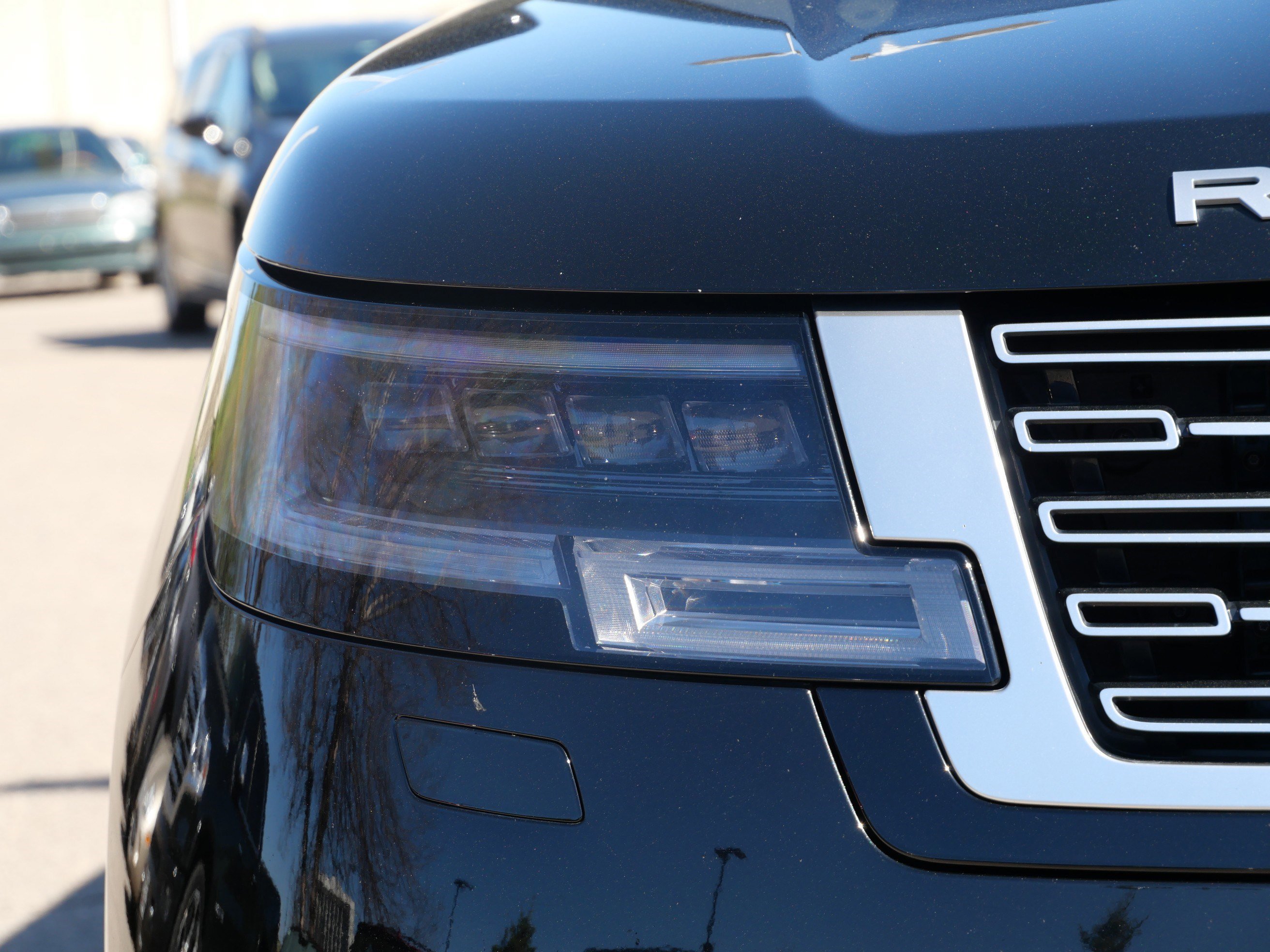 Used 2023 Black Land Rover Autobiography image 9