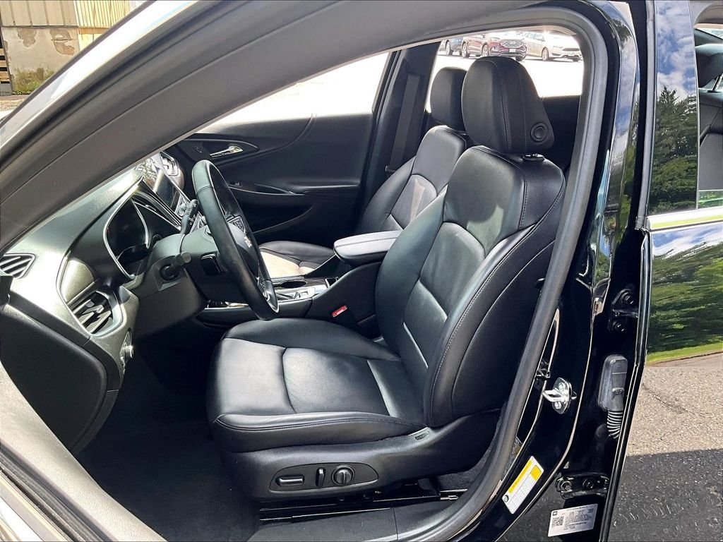 Used 2023 Mosaic Black Metallic Chevrolet LT image 10