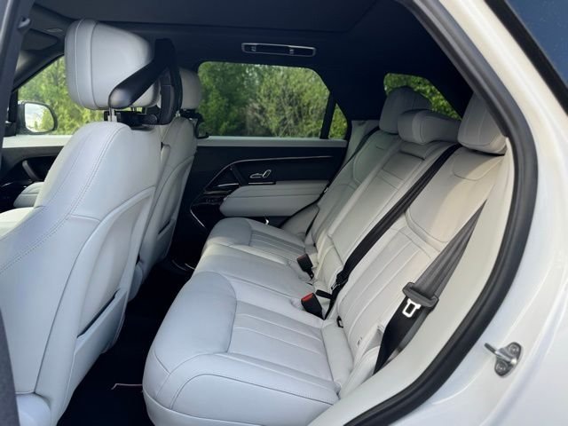 New 2026 Ostuni Pearl White LAND ROVER SE image 14