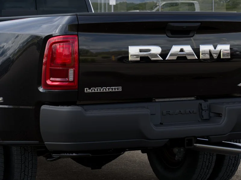 New 2026 Diamond Black Crystal Pearl-Coat Exterior Paint RAM Laramie image 40