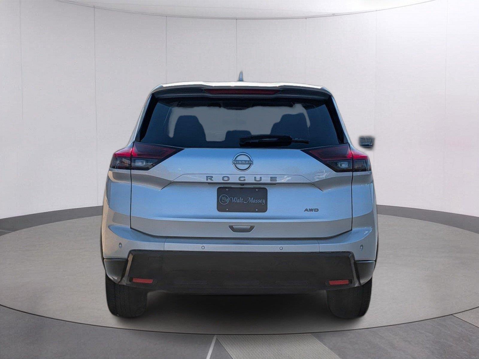 Used 2025 Brilliant Silver Metallic Nissan SV image 4