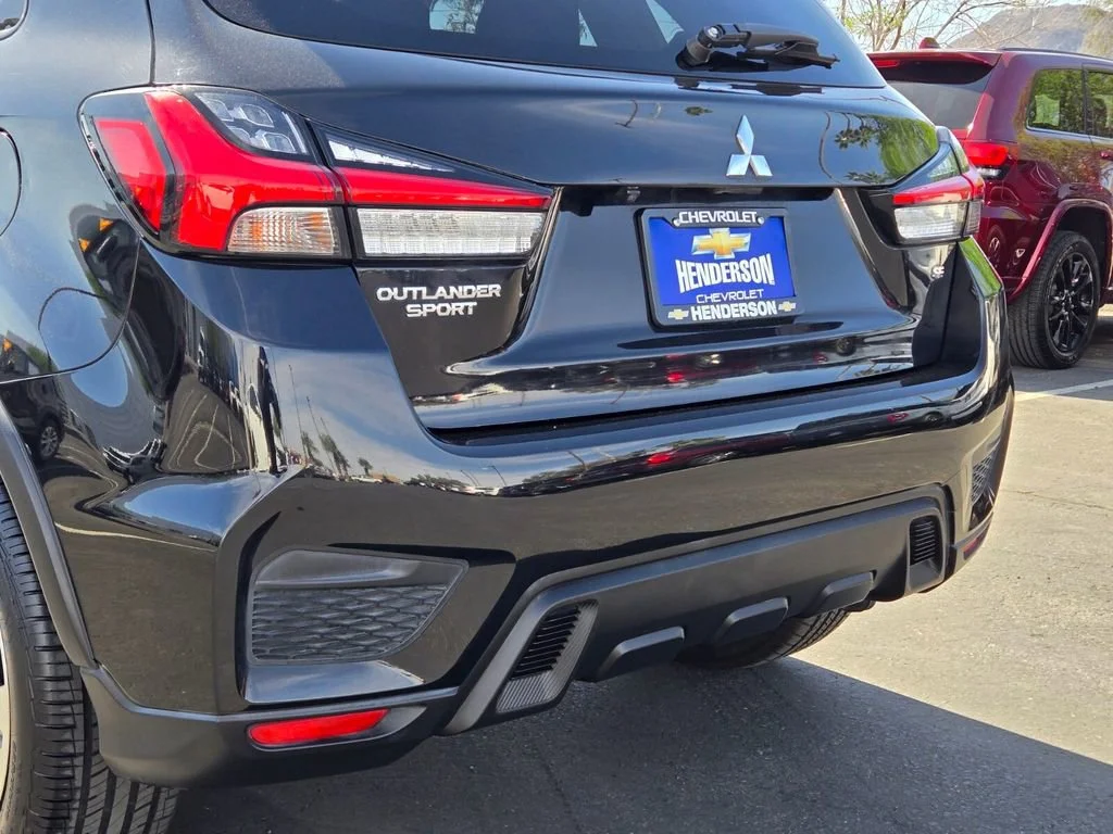 Used 2021 Black Mitsubishi ES image 5