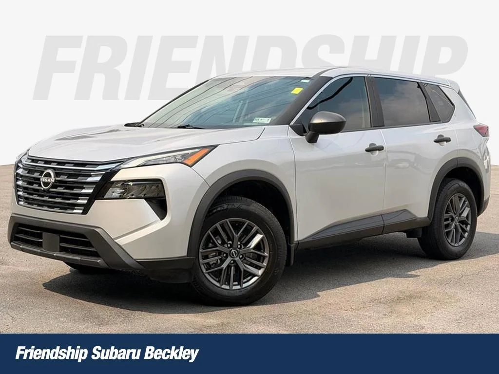 Used 2025 Silver Nissan S image 1