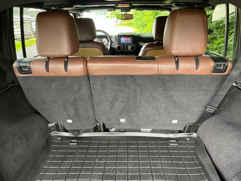 Used 2014 Black Clearcoat Jeep Unlimited Rubicon image 40