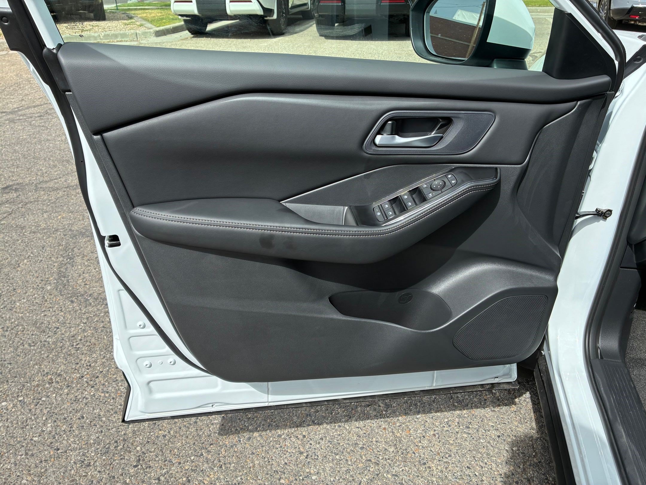New 2026 Everest White Pearl Tricoat Nissan SV image 10