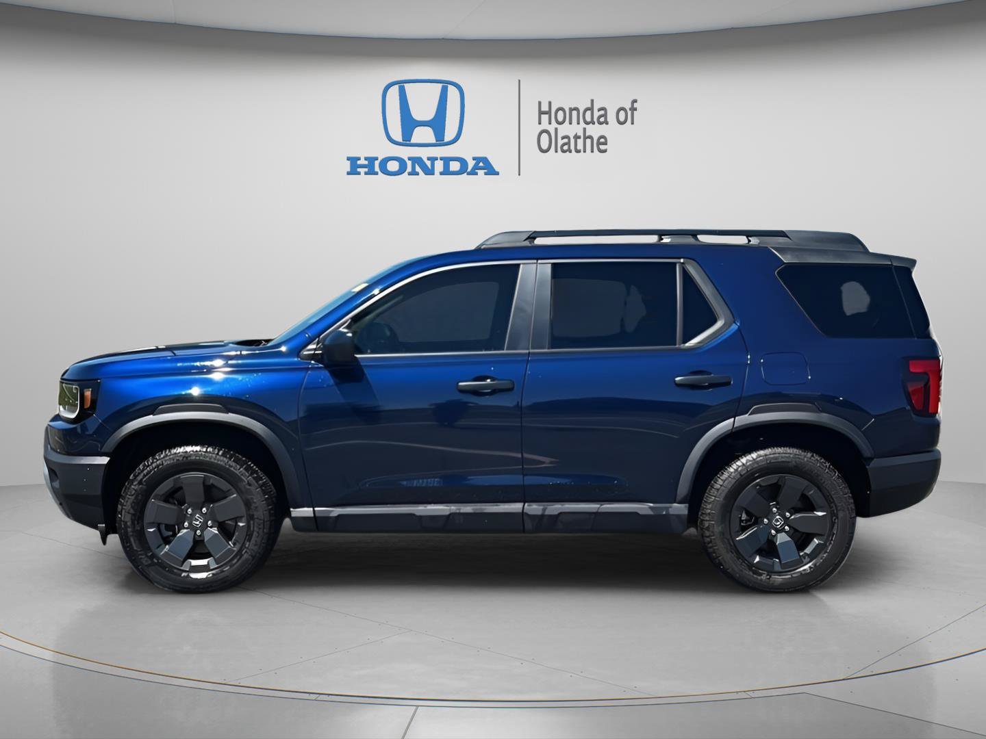 Certified Used 2026 Obsidian Blue Pearl Honda RTL Towing image 26