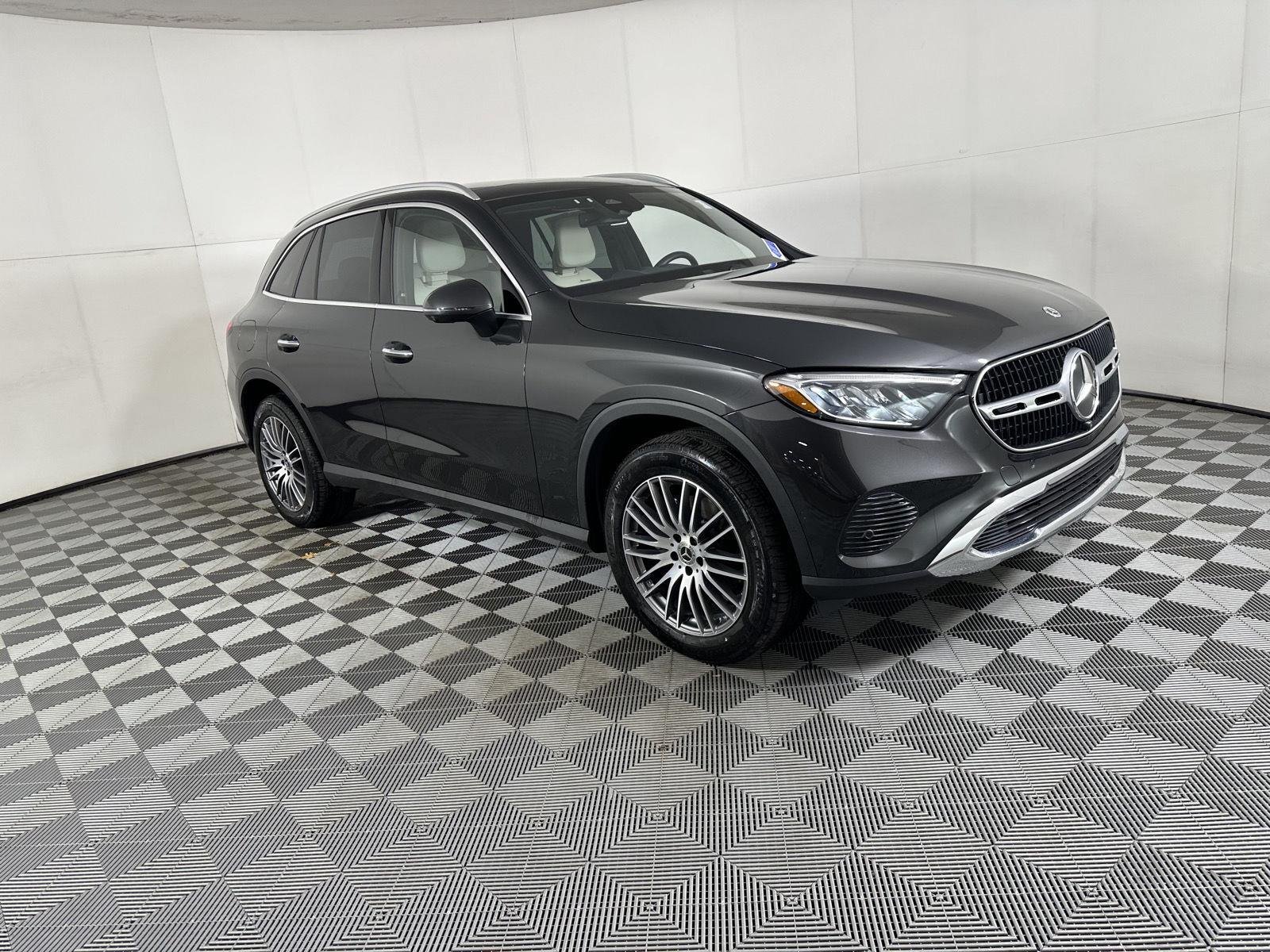 Used 2026  Mercedes-Benz GLC 300 image 26