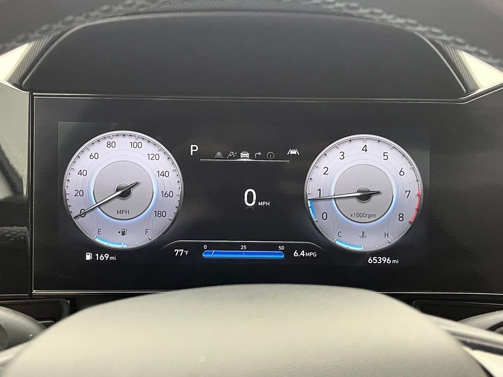 Used 2022 White Hyundai Base image 23