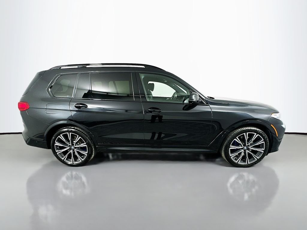 Used 2022 Black Sapphire Metallic BMW M50i image 4