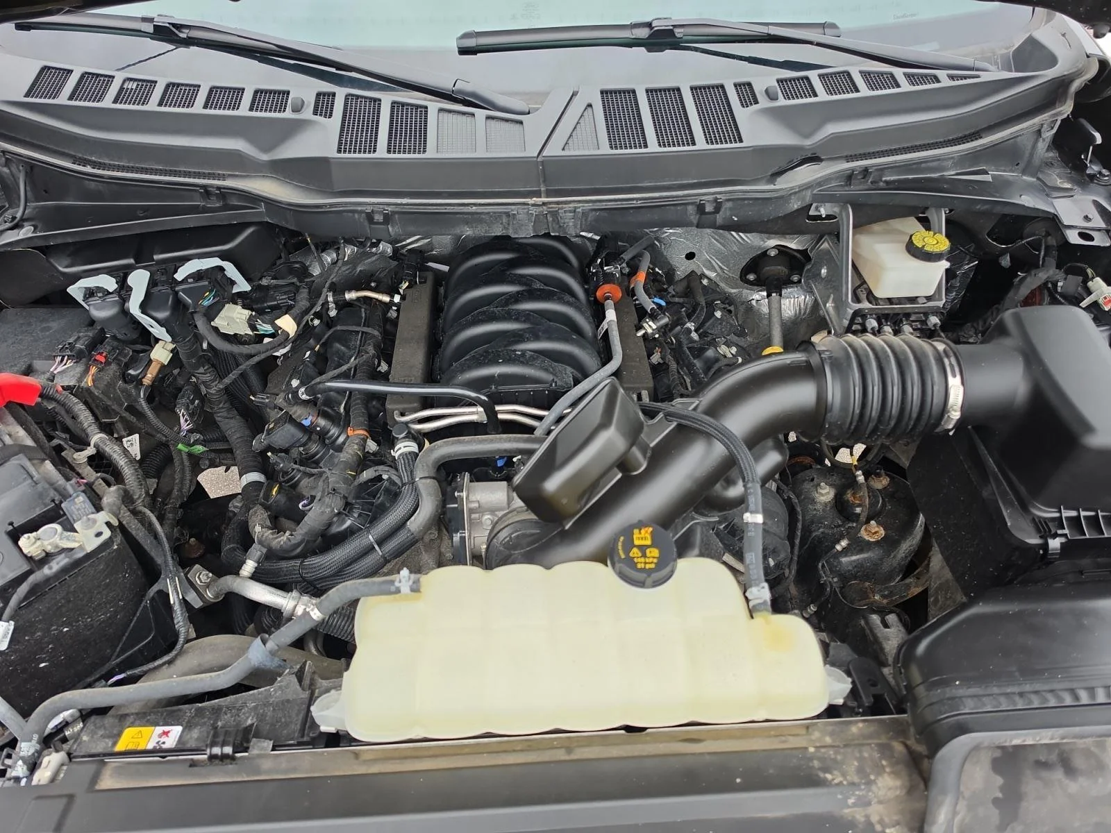 Used 2024 Carbonized Gray Ford XLT image 29