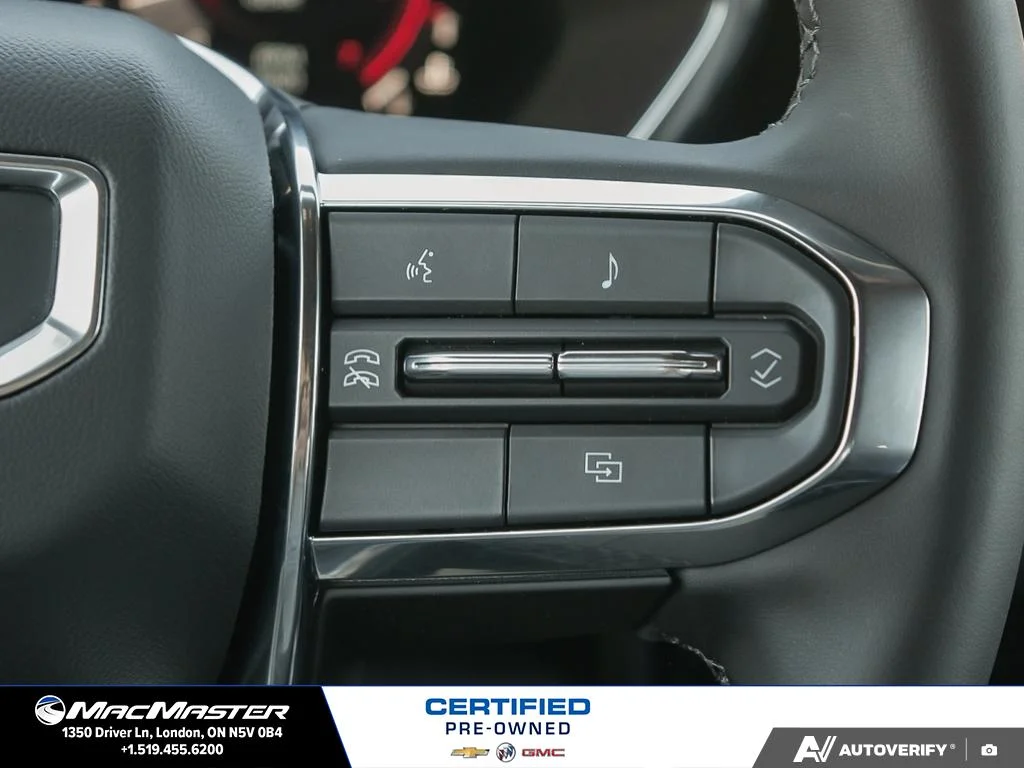 Used 2025  GMC Elevation image 21