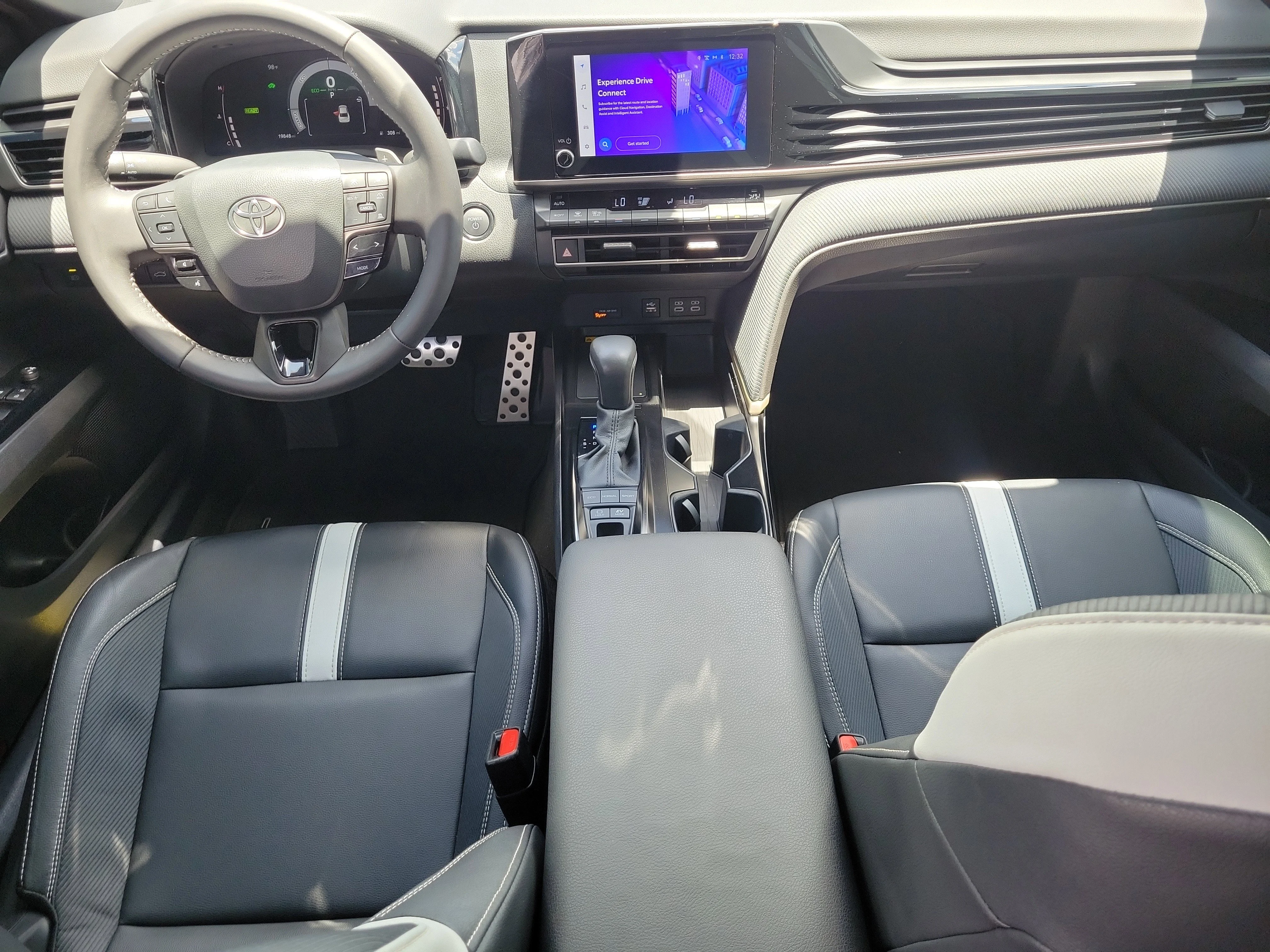 Used 2025 Underground Toyota LE image 17