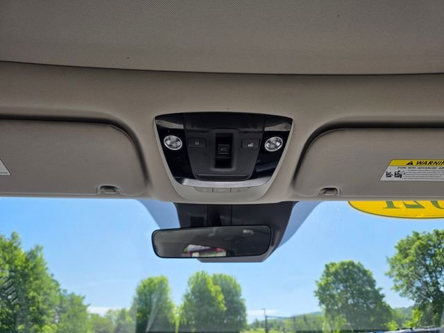 Used 2021 White Kia SX image 25