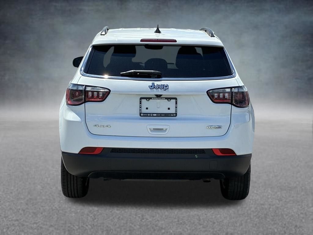 Used 2024 White Jeep Latitude image 4