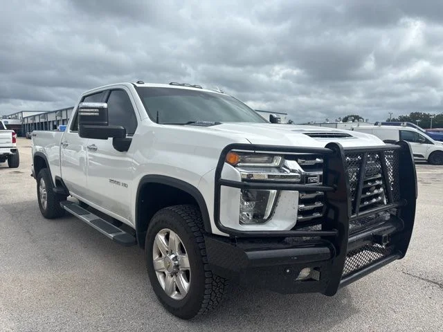 Used 2022 White Chevrolet LTZ image 3